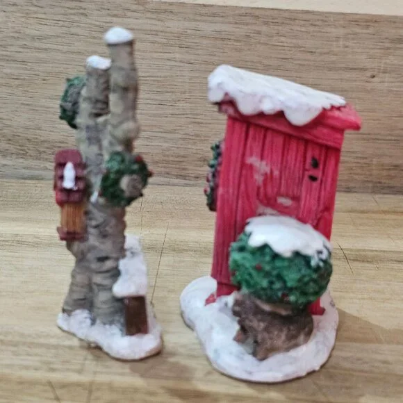 2 Lemax Christmas Outhouse & Tree Figurines 3" Red Resin Snow Wreath Decor - Picture 2 of 8